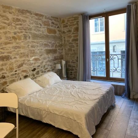 Studio With Exposed Stone Vieux Lyon 리옹 외부 사진
